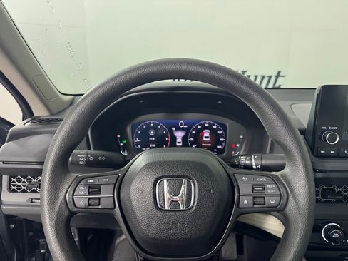 Used 2025 Honda Accord LX image 18