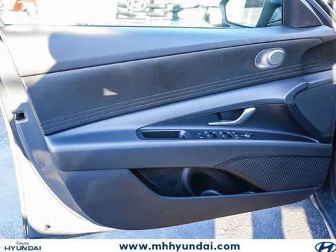 New 2026 Hyundai Elantra SE FWD image 24