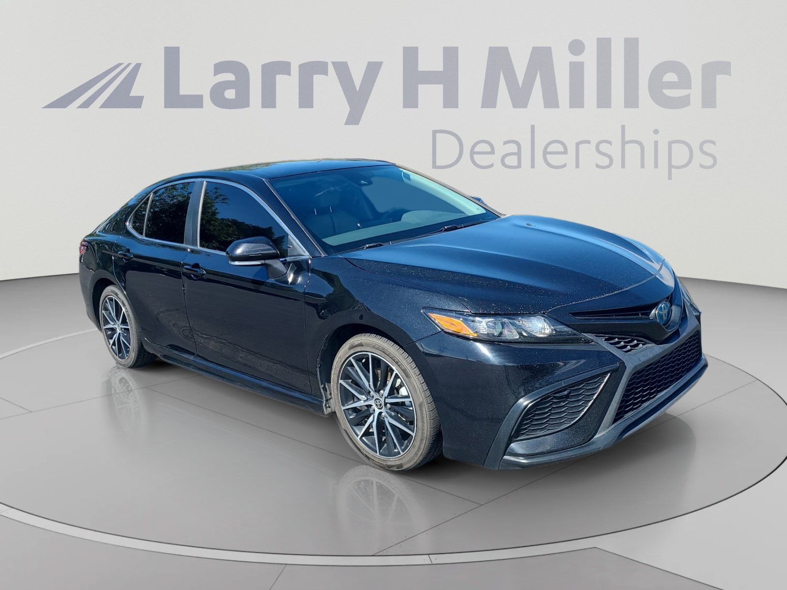 Used 2024 Toyota Camry SE FWD image 7