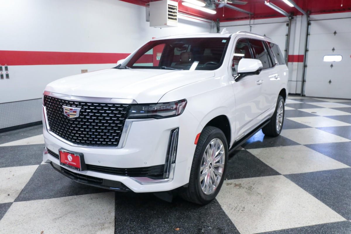 Used 2023 Cadillac Escalade Premium Luxury w/ Performance Package RWD image 5