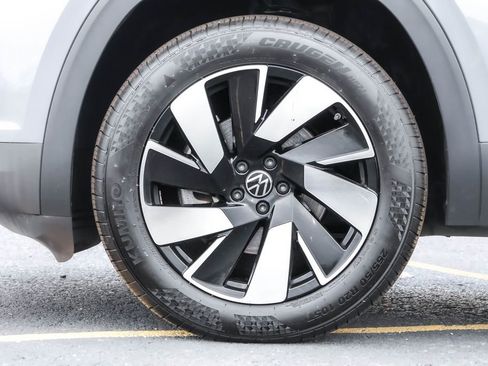 Certified 2024 Volkswagen Atlas Cross Sport SE image 15