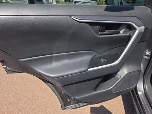Certified 2025 Toyota RAV4 LE AWD/4WD image 18