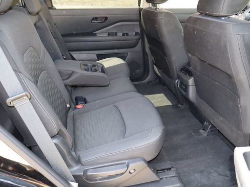 Used 2025 Nissan Pathfinder SV FWD image 18