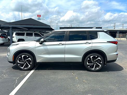 Used 2023 Mitsubishi Outlander SE AWD/4WD image 5
