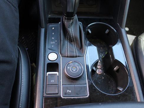 Used 2022 Volkswagen Atlas SEL image 25