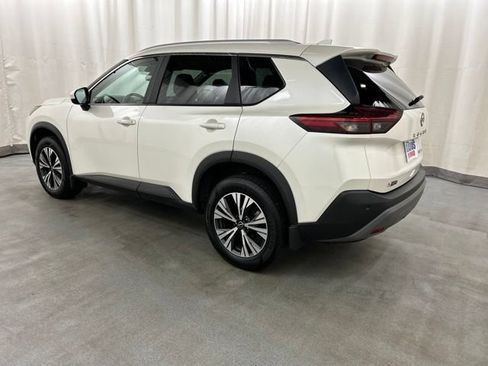 Used 2023 Nissan Rogue SV w/ SV Premium B Package AWD/4WD image 3
