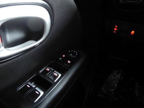 Used 2018 Kia Soul + image 16