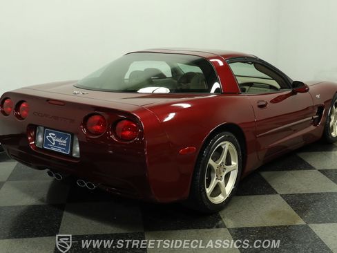Used 2003 Chevrolet Corvette Coupe w/ Preferred Equipment Group RWD image 11