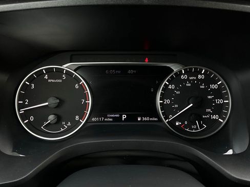 Used 2025 Nissan Rogue SV image 37