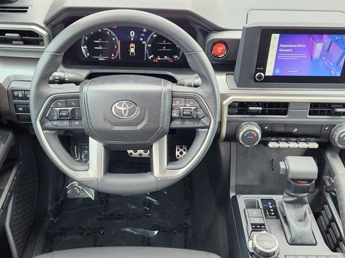 Used 2025 Toyota Tacoma TRD Sport AWD/4WD image 3