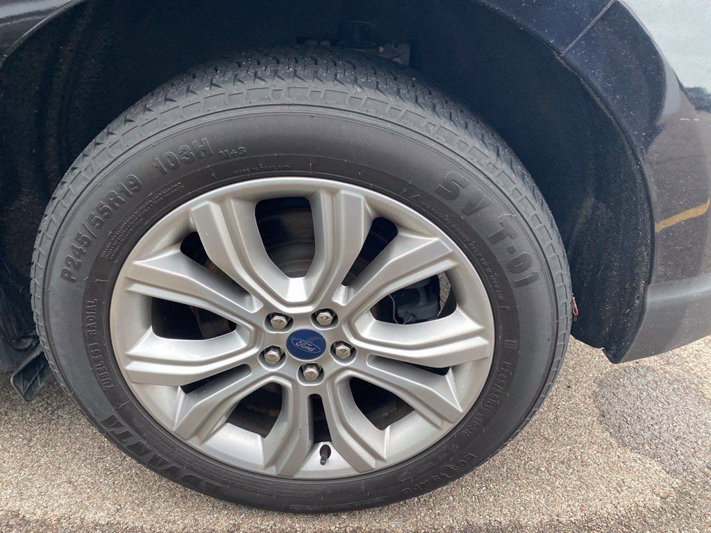 Used 2022 Ford Edge Titanium w/ Equipment Group 301A AWD/4WD image 12
