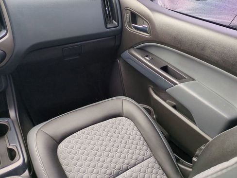 Used 2018 Chevrolet Colorado Z71 image 16