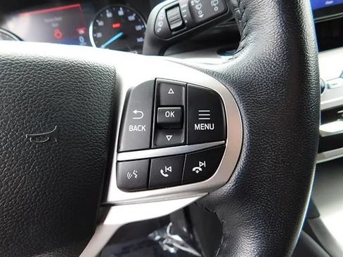 Used 2023 Ford Explorer XLT AWD/4WD image 23