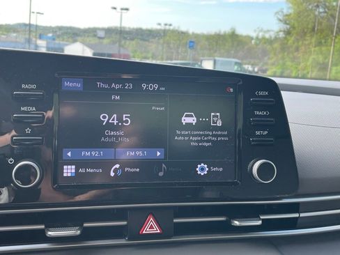 Used 2022 Hyundai Elantra SEL w/ Convenience Package FWD image 31