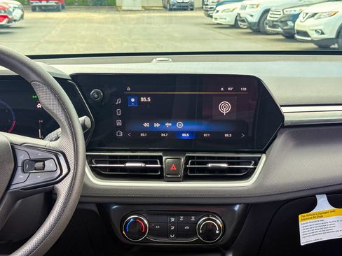 Used 2026 Chevrolet TrailBlazer LT FWD image 11