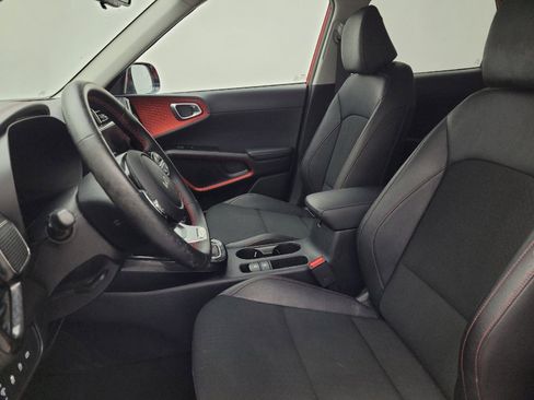 Used 2025 Kia Soul GT-Line w/ GT-Line Technology Package image 17