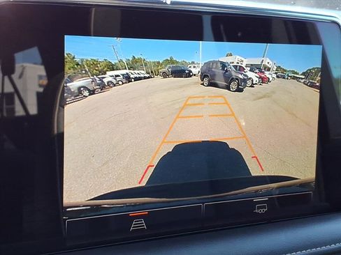 Used 2023 GMC Yukon XL SLT AWD/4WD image 29