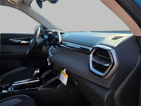 New 2026 Chevrolet TrailBlazer LT w/ LPO, Blackout Package image 12