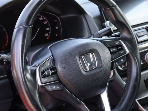 Used 2018 Honda Accord Sport image 17