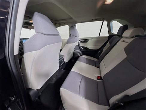 Used 2020 Toyota RAV4 XLE image 23