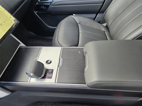 New 2026 Land Rover Range Rover SE image 9