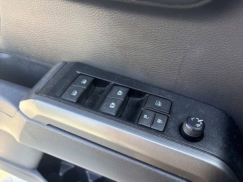 Used 2023 Toyota Tacoma TRD Off-Road AWD/4WD image 15