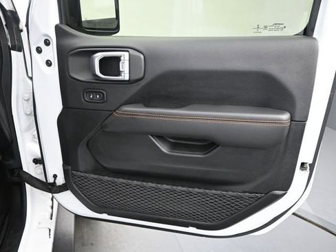 Used 2021 Jeep Gladiator Mojave AWD/4WD image 19