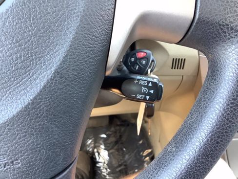Used 2013 Toyota Corolla LE FWD image 37