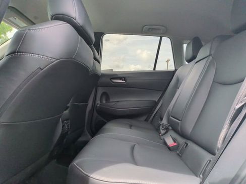 Used 2024 Toyota Corolla Cross XLE FWD image 30
