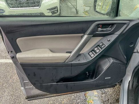 Used 2015 Subaru Forester 2.5i Touring AWD/4WD image 10