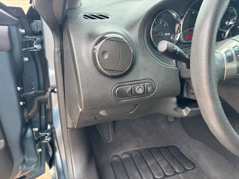 Used 2006 Pontiac G6 GT FWD image 11