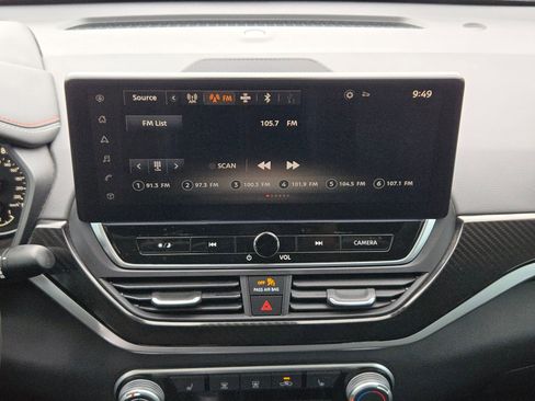 Used 2023 Nissan Altima 2.5 SR w/ SR Premium Package FWD image 17