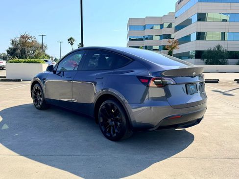 Used 2023 Tesla Model Y AWD image 10