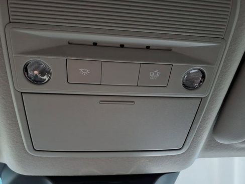 Used 2025 Nissan Kicks SR FWD image 27