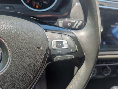 Used 2020 Volkswagen Tiguan SE w/ Panoramic Sunroof Package FWD image 25