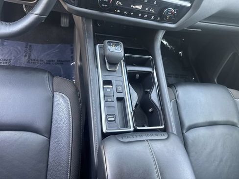 Used 2023 Nissan Pathfinder SL FWD image 25