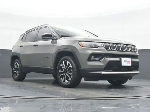 Used 2022 Jeep Compass Limited image 24