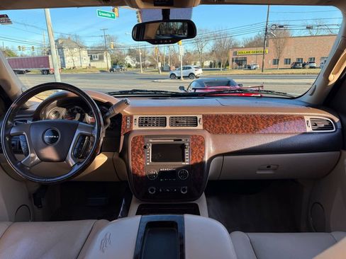 Used 2011 GMC Yukon Denali image 15