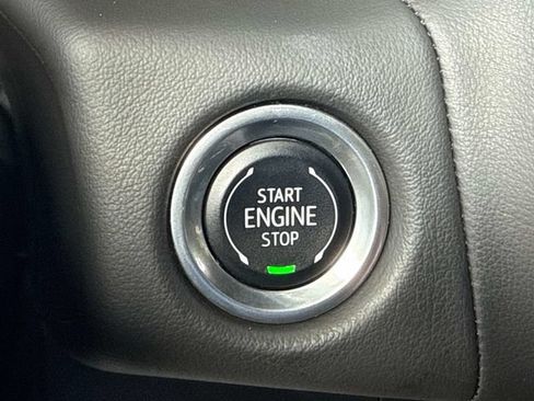 Used 2024 GMC Yukon SLT w/ SLT Premium Package AWD/4WD image 27