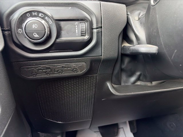 Used 2025 Jeep Gladiator Rubicon w/ Convenience Group AWD/4WD image 22