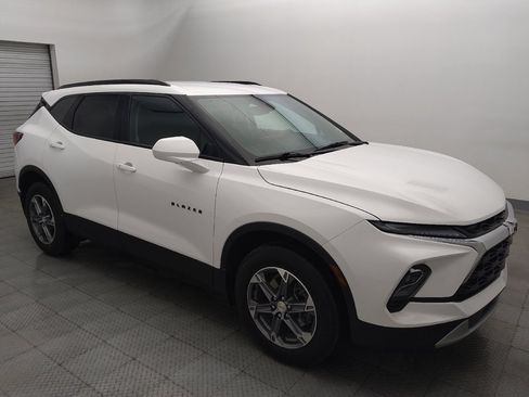 Used 2024 Chevrolet Blazer LT w/ Convenience Package FWD image 11
