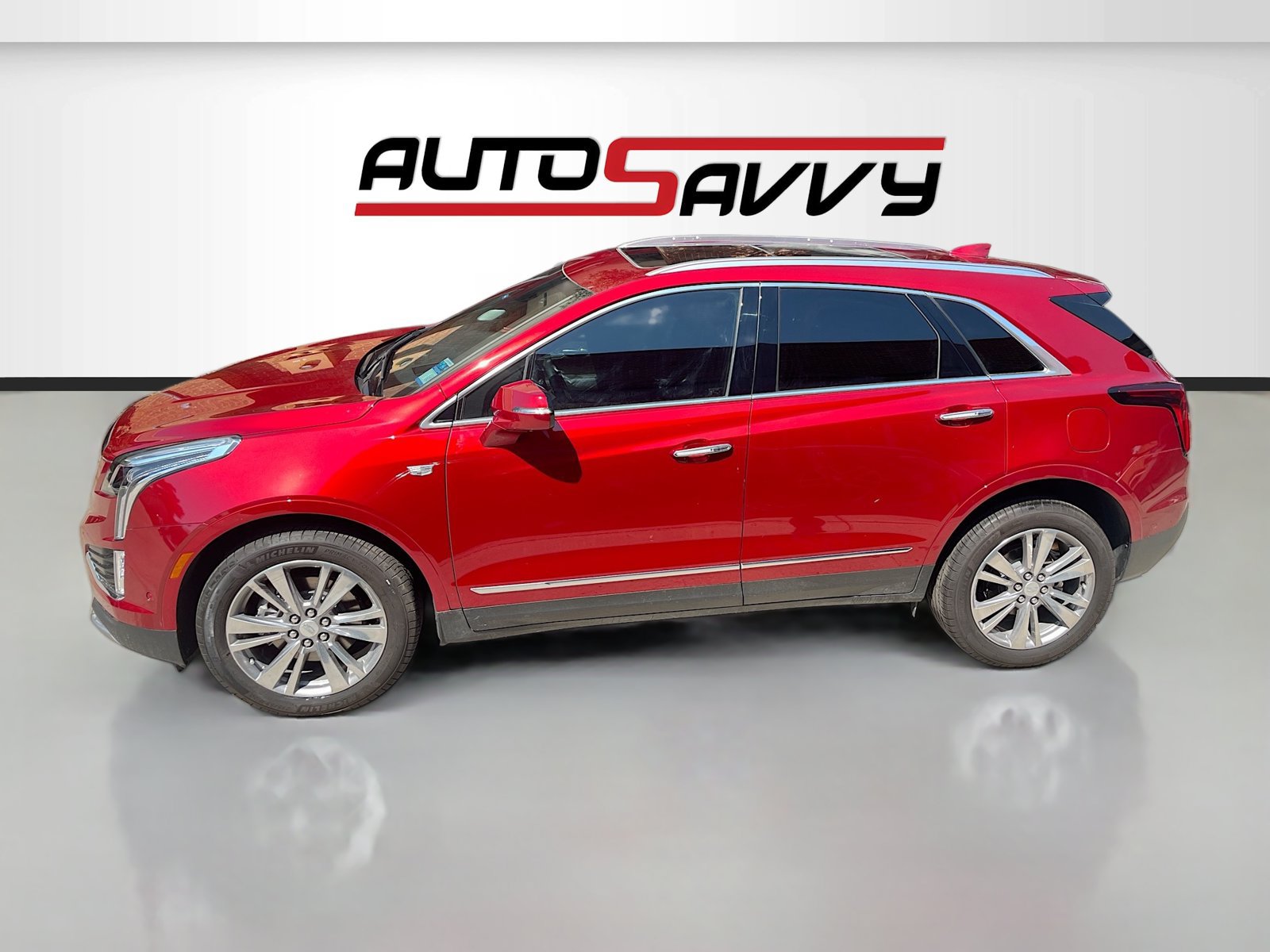 Used 2025 Cadillac XT5 Premium Luxury w/ Technology Package FWD image 4