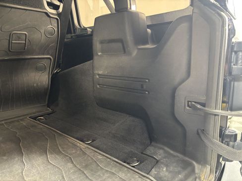 Used 2019 Jeep Wrangler Unlimited Sport AWD/4WD image 6