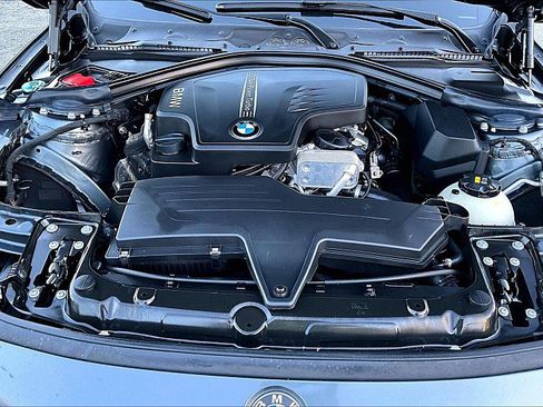 Used 2018 BMW 320i xDrive Sedan image 9