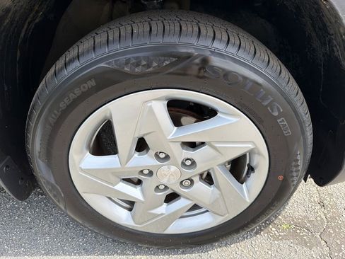 Used 2024 Hyundai Kona SE FWD image 12
