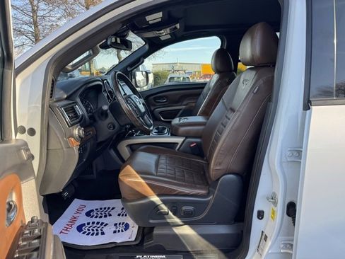 Used 2021 Nissan Titan Platinum Reserve w/ Moonroof Package image 15