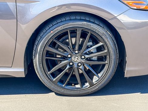 Used 2022 Toyota Camry XSE FWD image 9