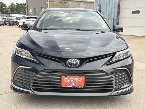 Used 2021 Toyota Camry LE FWD image 10