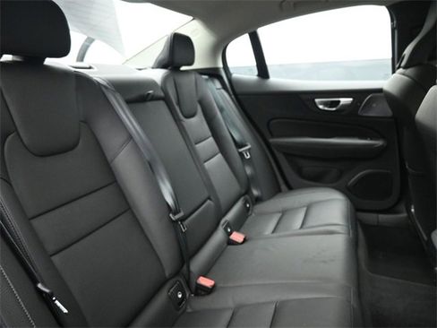 Used 2024 Volvo S60 B5 Ultimate image 32