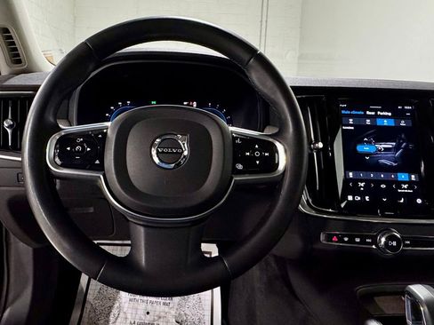 Used 2023 Volvo S90 B6 Plus image 15